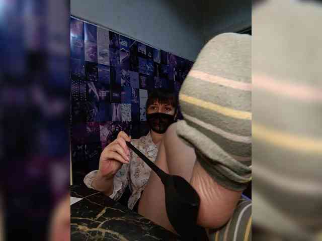 LadyNORA webcam