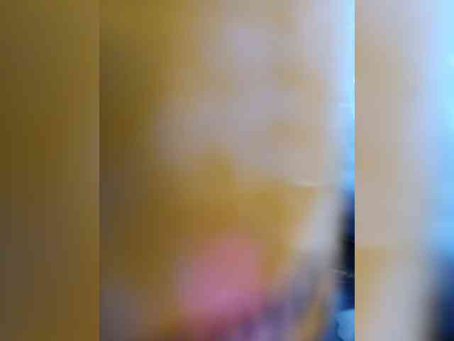 LadyNORA webcam