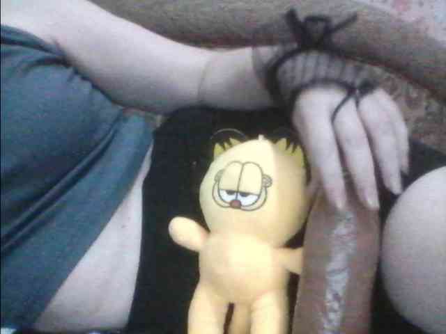 LadyNORA webcam
