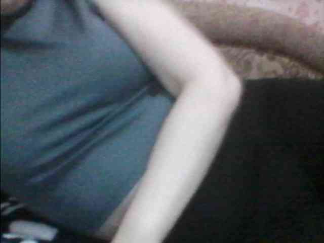 LadyNORA webcam