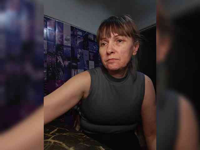 LadyNORA webcam