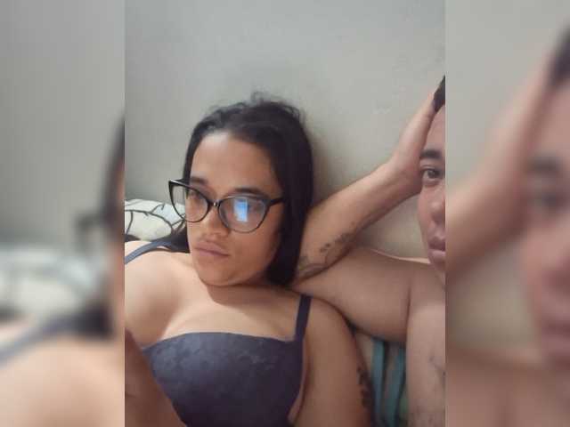 Saritaandmiguel live cam on BongaCams