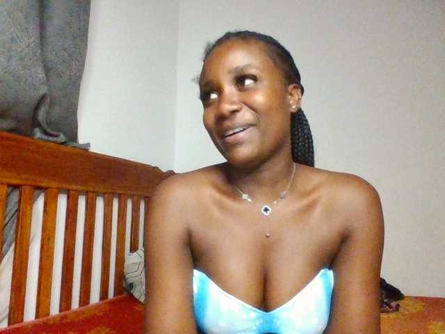 flirtyarrya live sex show