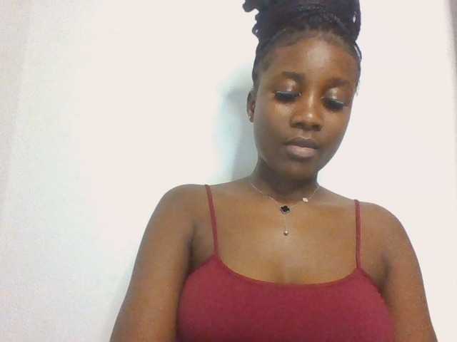 Flirtyarrya live cam on BongaCams