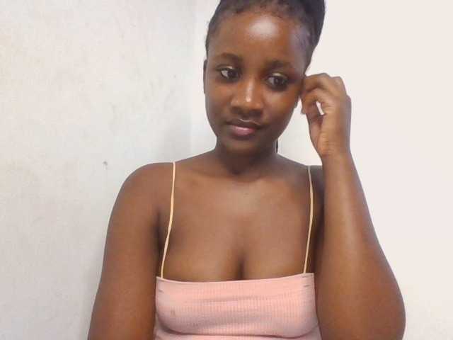 Flirtyarrya live cam on BongaCams