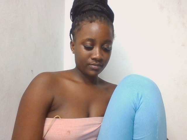 flirtyarrya live sex show