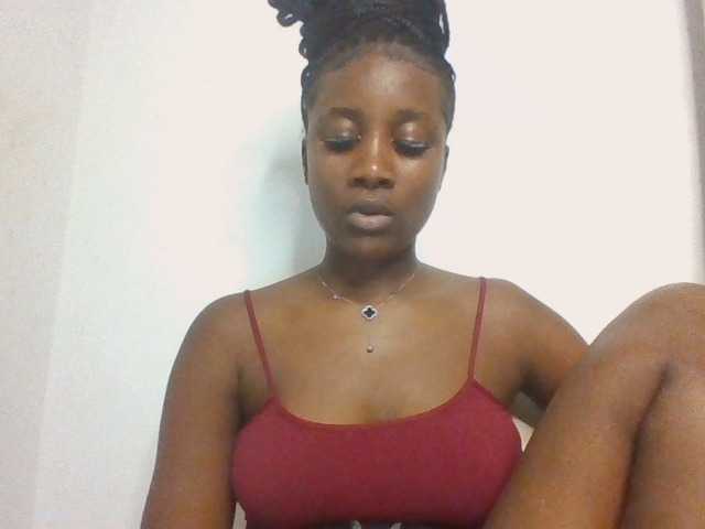 Flirtyarrya live cam on BongaCams