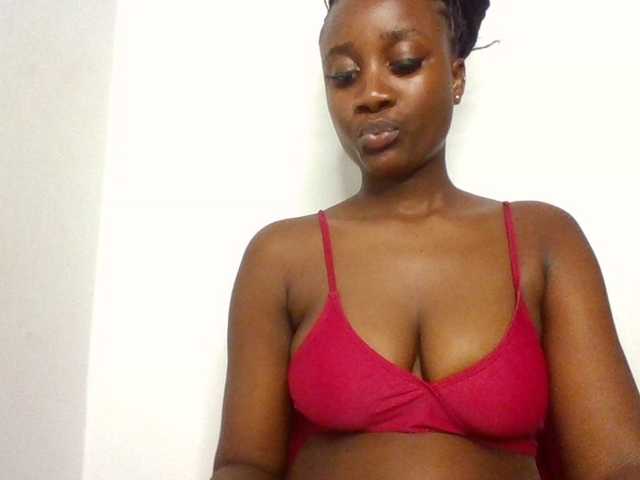 Flirtyarrya live cam on BongaCams
