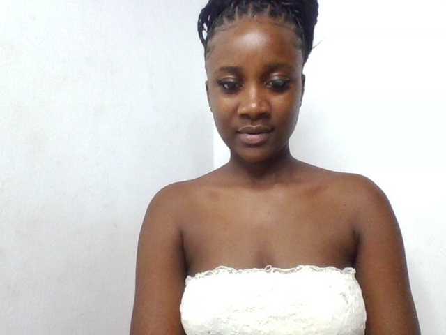 Flirtyarrya live cam on BongaCams