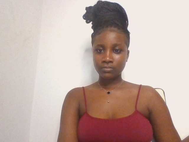 Flirtyarrya live cam on BongaCams