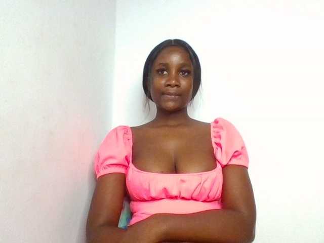 Flirtyarrya live cam on BongaCams