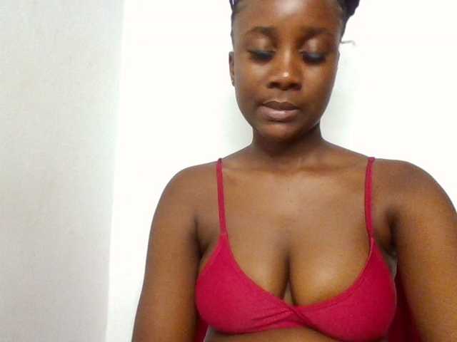 Flirtyarrya live cam on BongaCams