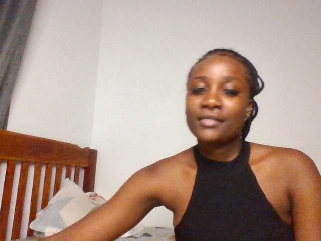 Flirtyarrya live cam on BongaCams