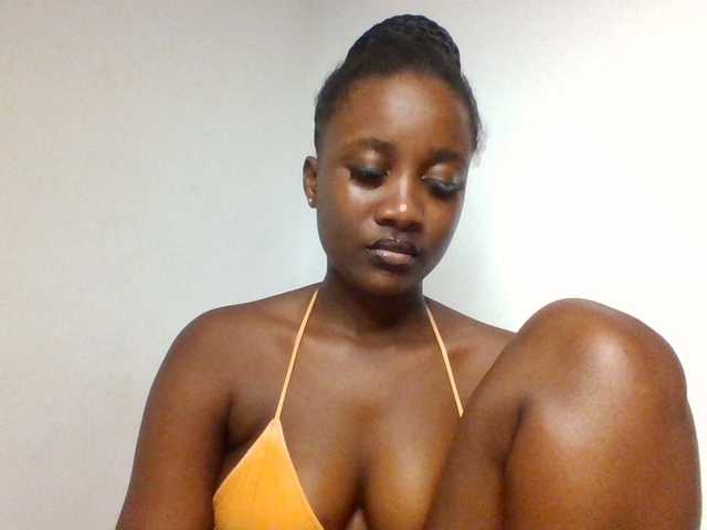 Flirtyarrya live cam on BongaCams