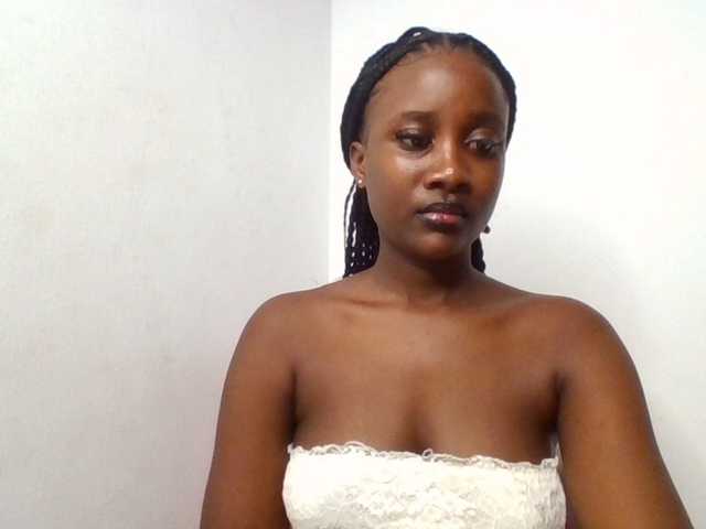 Flirtyarrya live cam on BongaCams