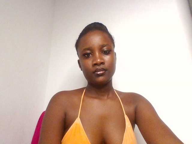 Flirtyarrya live cam on BongaCams