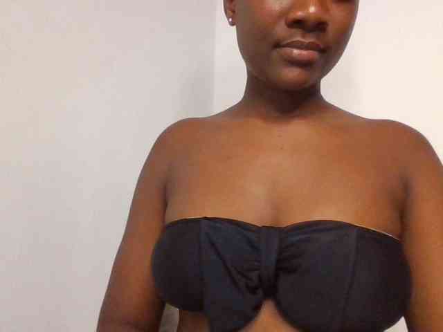 Flirtyarrya webcam