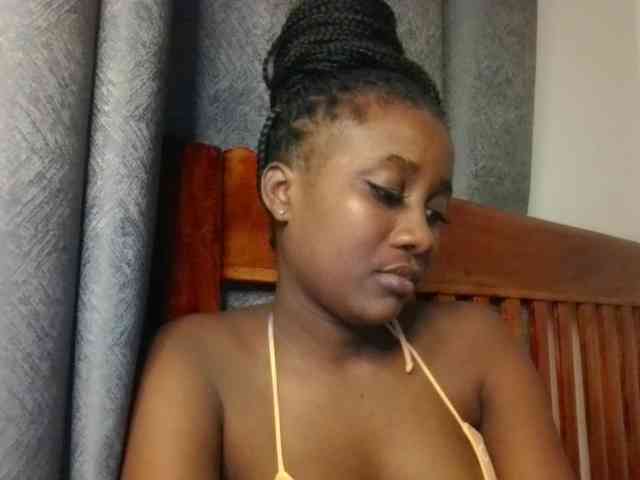 Flirtyarrya webcam