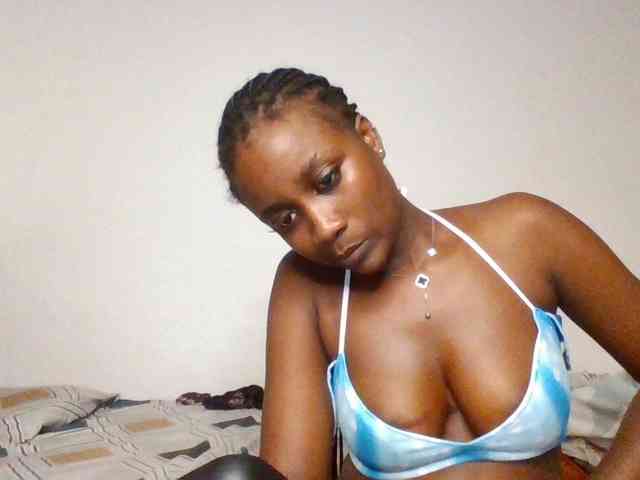 Flirtyarrya webcam