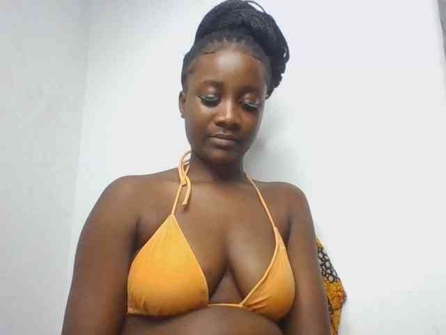 Flirtyarrya webcam