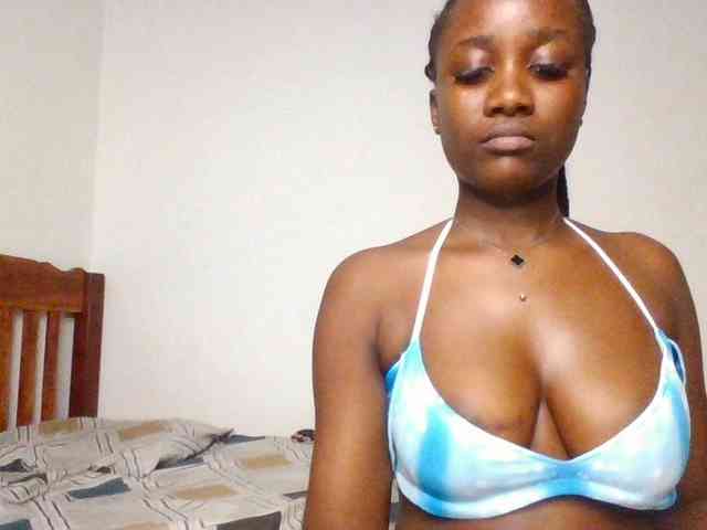 Flirtyarrya webcam