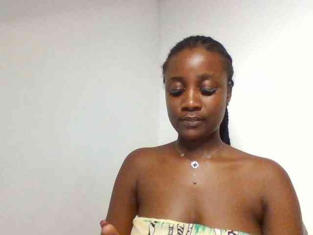 Flirtyarrya webcam