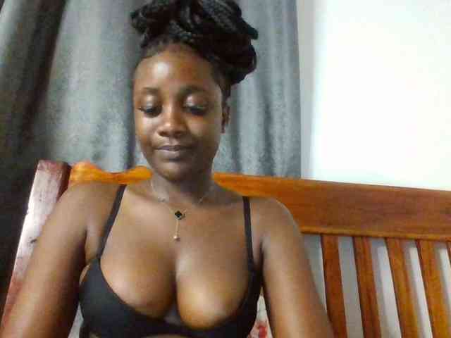 Flirtyarrya webcam