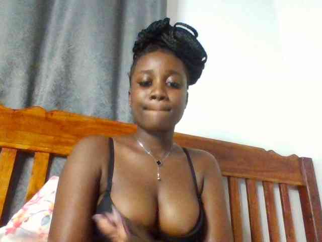 Flirtyarrya webcam
