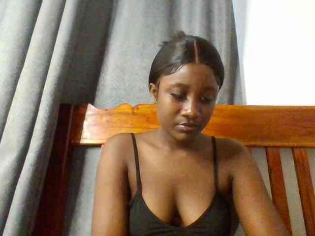 Flirtyarrya webcam