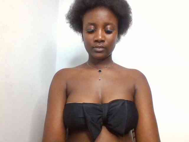 Flirtyarrya webcam
