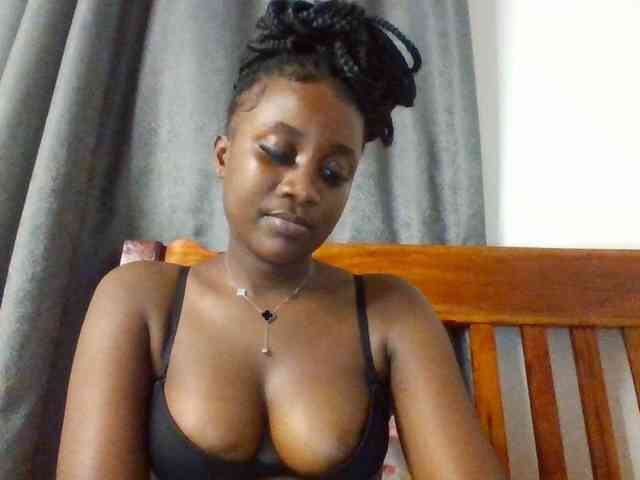 Flirtyarrya webcam