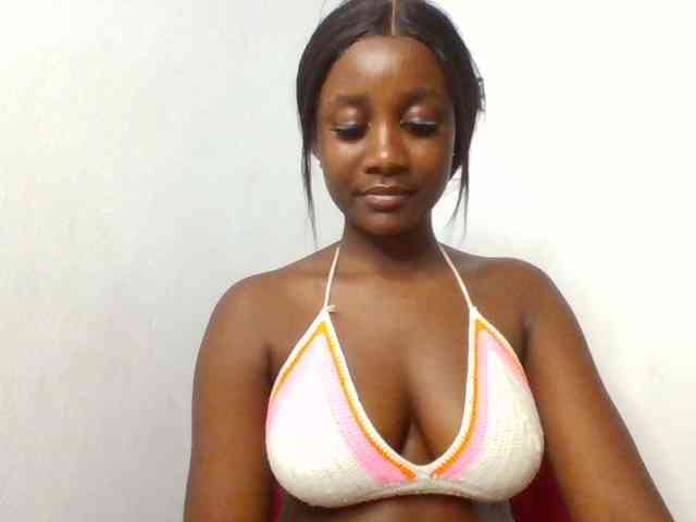 Flirtyarrya webcam