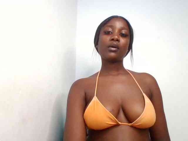 Flirtyarrya webcam