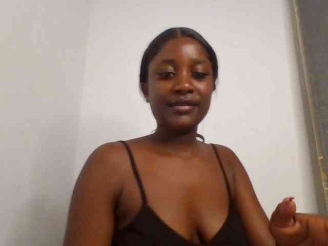 Flirtyarrya webcam