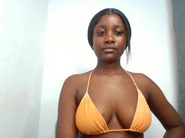 Flirtyarrya webcam
