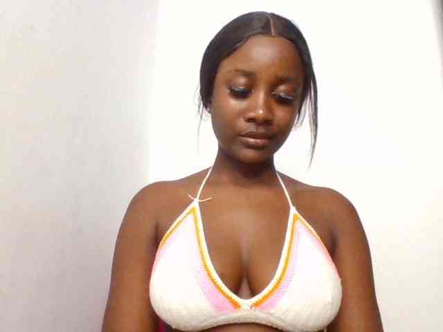 Flirtyarrya webcam