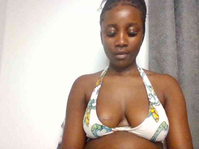 Flirtyarrya webcam