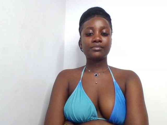 Flirtyarrya webcam