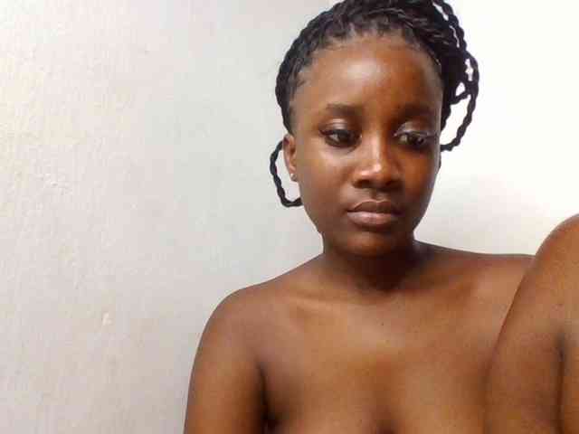 Flirtyarrya webcam