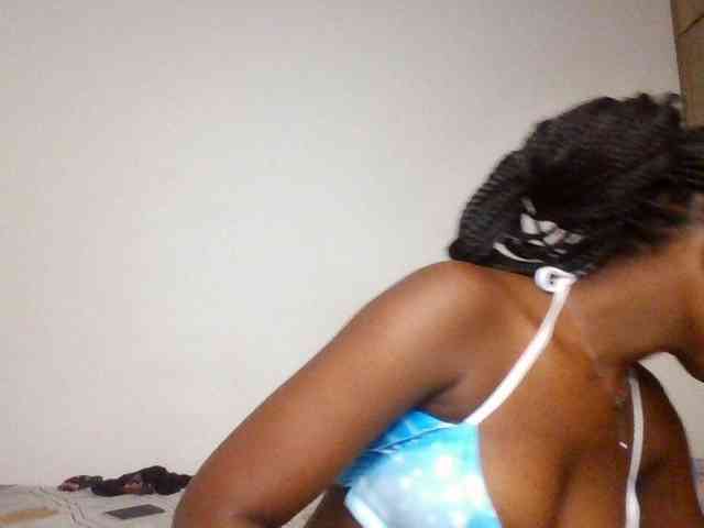 Flirtyarrya webcam