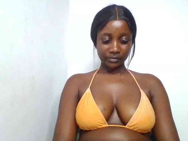 Flirtyarrya webcam