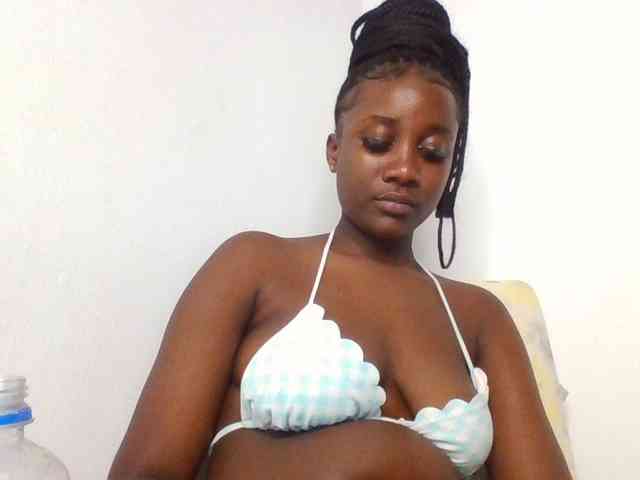 Flirtyarrya webcam