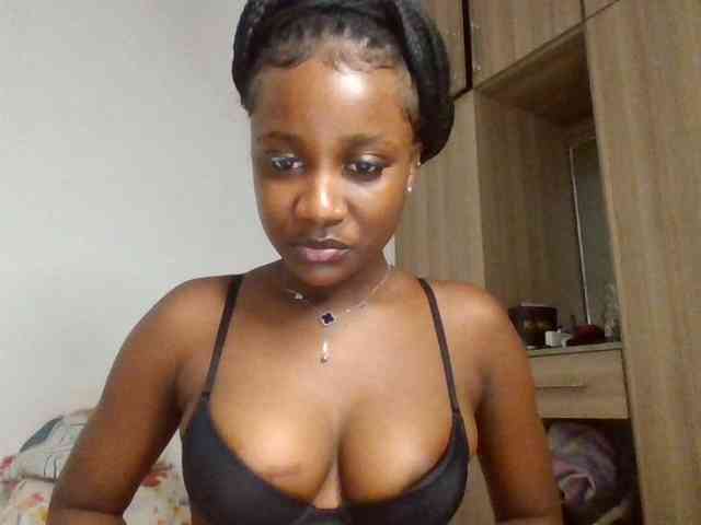 Flirtyarrya webcam