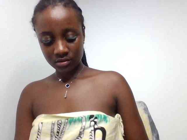 Flirtyarrya webcam