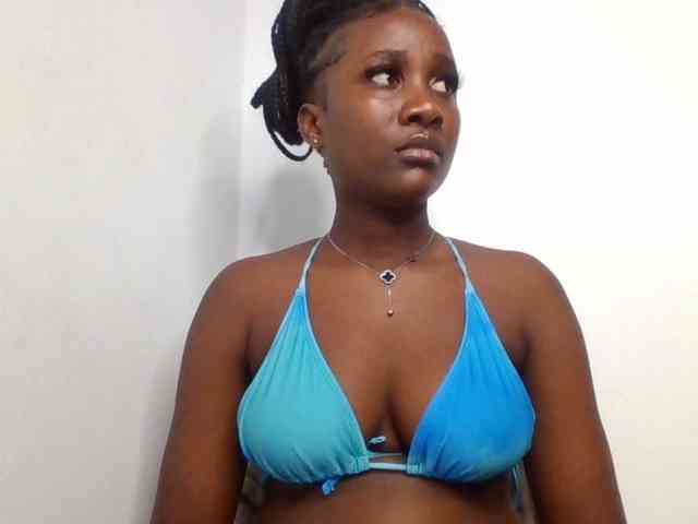 Flirtyarrya webcam