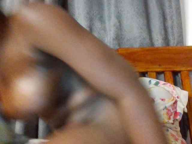 Flirtyarrya webcam