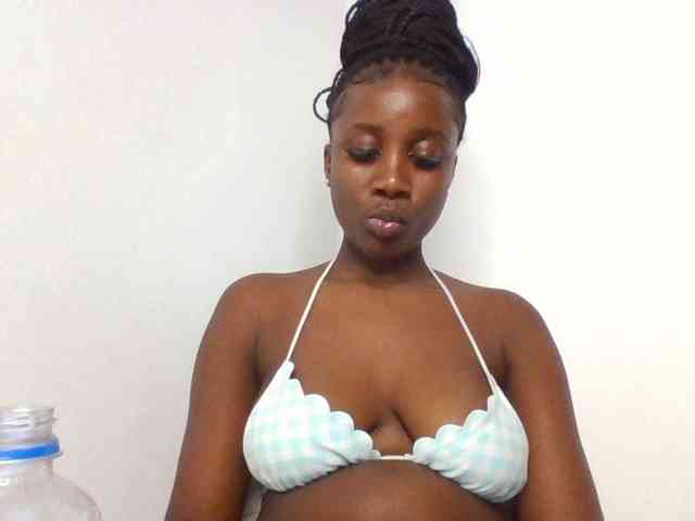 Flirtyarrya webcam