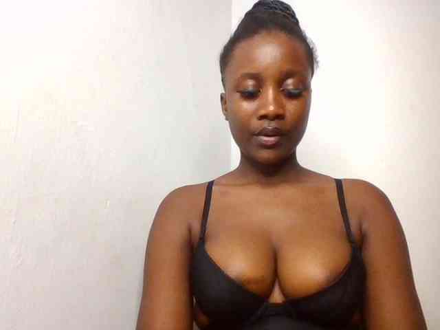 Flirtyarrya webcam