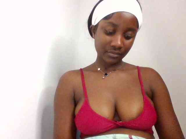 Flirtyarrya webcam