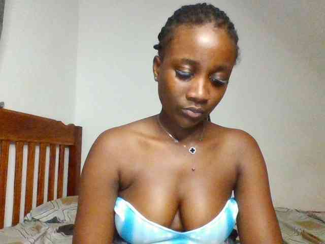 Flirtyarrya webcam